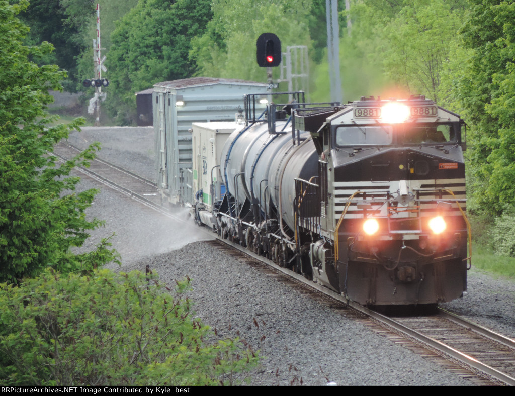 NS 959 passing 380 